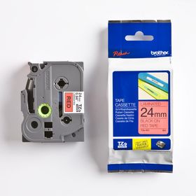 Brother P-TOUCH TZE-451 TZE-TAPE 24 mm Kırmızı Üzerine Siyah Laminasyonlu Etiket