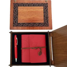 BSSM Hediyelik Ahşap Kutulu Kırmızı Deri Defter ve Metal Kalem Set
