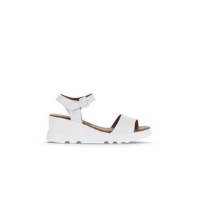 Bueno Shoes 01WA0507 Beyaz Deri Kadın Dolgu Topuklu Sandalet