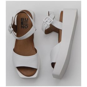 Bueno Shoes 01WA0507 Beyaz Deri Kadın Dolgu Topuklu Sandalet