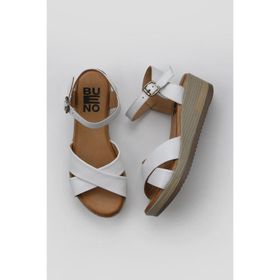 Bueno Shoes 01WL3303 Beyaz Deri Kadın Dolgu Topuklu Sandalet