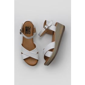 Bueno Shoes 01WL3303 Beyaz Deri Kadın Dolgu Topuklu Sandalet