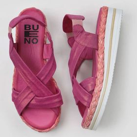 Bueno Shoes 01WQ1609 Fuşya Deri Kadın Dolgu Topuklu Sandalet
