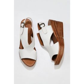 Bueno Shoes 01WQ6101 Beyaz Deri Kadın Dolgu Topuklu Sandalet