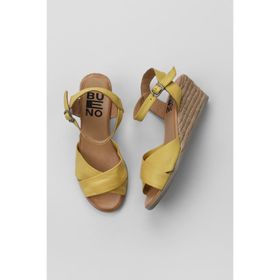 Bueno Shoes 01WS11100 Sarı Deri Kadın Dolgu Topuklu Sandalet