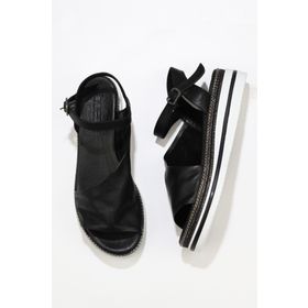 Bueno Shoes 01WS4203 Siyah Deri Kadın Dolgu Topuklu Sandalet