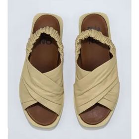 Bueno Shoes 01WU3309 Sarı Açık Deri Kadın Sandalet