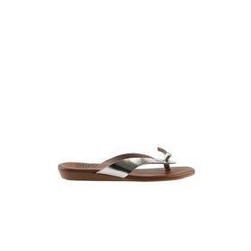 Bueno Shoes 01WU7446 Bej Parlak Deri Kadın Parmak Arası Terlik