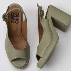 Bueno Shoes 01WY12300 Haki Deri Topuklu Kadın Sandalet
