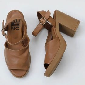 Bueno Shoes 01WY12303 Kahverengi Deri Topuklu Kadın Sandalet