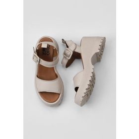 Bueno Shoes 01WY12600 Krem Deri Kadın Dolgu Topuklu Sandalet