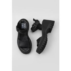 Bueno Shoes 01WY12600 Siyah Deri Kadın Dolgu Topuklu Sandalet