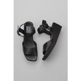 Bueno Shoes 01WY2400 Siyah Deri Kadın Dolgu Topuklu Sandalet