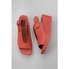 Bueno Shoes 01WY2405 Mercan Deri Kadın Dolgu Topuklu Sandalet