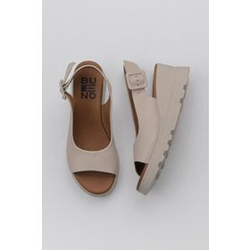 Bueno Shoes 01WY8600 Krem Deri Kadın Dolgu Topuklu Sandalet