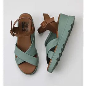 Bueno Shoes 01WY8601 Yeşil Kahve Deri Kadın Dolgu Topuklu Sandalet