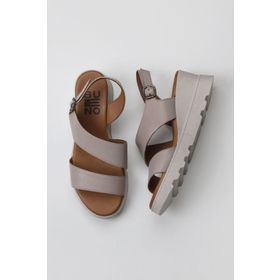 Bueno Shoes 01WY8602 Gri Deri Kadın Dolgu Topuklu Sandalet