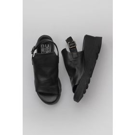Bueno Shoes 01WY8603 Siyah Deri Kadın Dolgu Topuklu Sandalet
