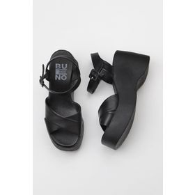 Bueno Shoes 01WY9001 Siyah Deri Kadın Dolgu Topuklu Sandalet