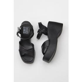 Bueno Shoes 01WY9001 Siyah Deri Kadın Dolgu Topuklu Sandalet