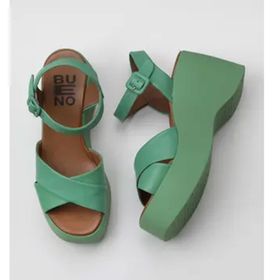 Bueno Shoes 01WY9001 Yeşil Koyu Deri Kadın Dolgu Topuklu Sandalet