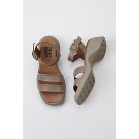 Bueno Shoes 01WY9302 Gri Deri Kadın Dolgu Topuklu Sandalet