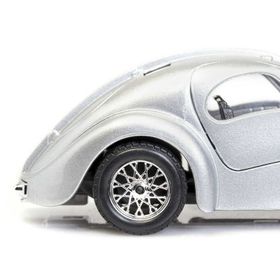 Burago Bugatti Atlantic (1936) 1:24 Model Araç