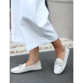 Cabani 6026 Hakiki Deri Beyaz Fiyonk Detaylı Kadın Loafer Ayakkabı