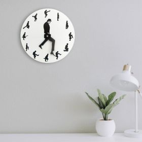 CajuArt Dekoratif Modern Tasarım Yürüyen Adam Ahşap Duvar Saati