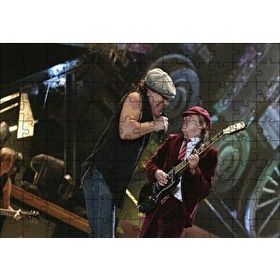 Cakapuzzle ACDC Angus ve Malcolm Young Sahnede 120 Parça Ahşap Puzzle
