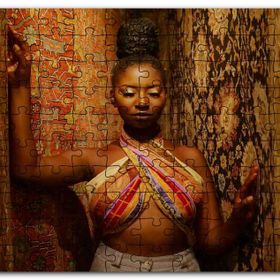 Cakapuzzle Afrikalı Duru Güzellik ve Yöresel Kıyafeti Mdf 255 Parça Puzzle