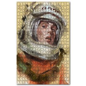Cakapuzzle Astronot Kıyafetli Genç Kadın Ahşap 1000 Parça Puzzle