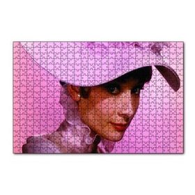 Cakapuzzle Audrey Hepburn Pembe Şapkalı ve Elbiseli Yakın Çekim 120 Parça Ahşap Puzzle