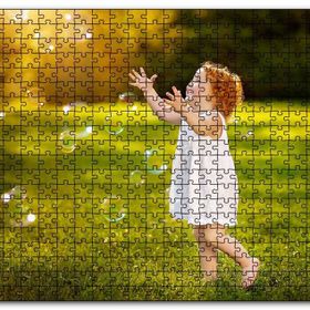 Cakapuzzle Baloncuklarla Oynayan Sevimli Kız Ahşap 500 Parça Puzzle