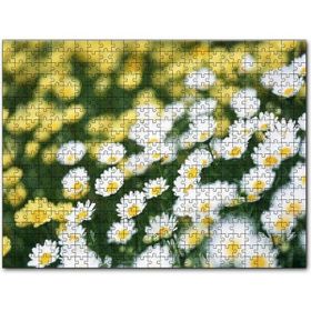 Cakapuzzle Beyaz Papatyalar ve Arkada Flu Sarı Papatyalar Mdf 1000 Parça Puzzle