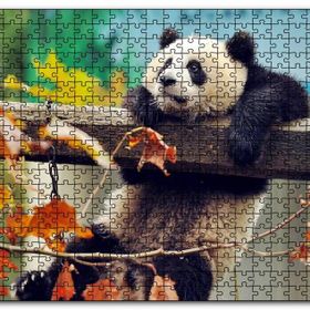 Cakapuzzle Bir Çitte Sarkan Panda Görseli Mdf 255 Parça Puzzle