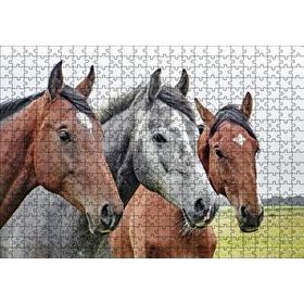 Cakapuzzle Çayırda Kahverengi ve Gri Atlar Yakın Çekim 120 Parça Ahşap Puzzle