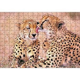Cakapuzzle Çita Ailesi Temizleniyor 120 Parça Ahşap Puzzle