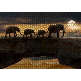 Cakapuzzle Dolunayda Yürüyen Fil Ailesi ve Bulutlar Mdf 1000 Parça Puzzle