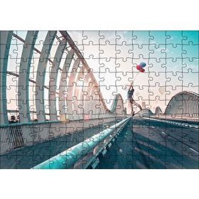 Cakapuzzle Dubai Köprüsünde Balonlu Adam 120 Parça Ahşap Puzzle