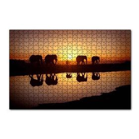 Cakapuzzle Günbatımında Nehir Kenarındaki Fil Ailesi 120 Parça Ahşap Puzzle