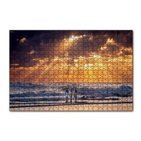 Cakapuzzle Günbatımında Okyanus ve Sahilde Sörfçüler 120 Parça Ahşap Puzzle