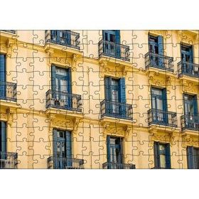 Cakapuzzle İspanyada Sarı Klasik Bina ve Balkonlar 120 Parça Ahşap Puzzle