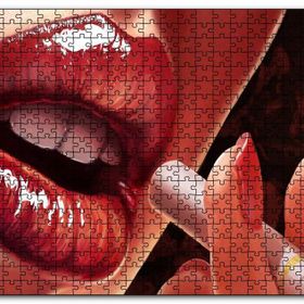 Cakapuzzle Kadın Dudaklar ve Sigara Yakın Plan Çizim Mdf 120 Parça Puzzle