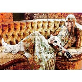 Cakapuzzle Kanepede Gitar Çalan Sarışın Kız 120 Parça Ahşap Puzzle