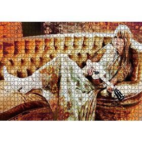 Cakapuzzle Kanepede Gitar Çalan Sarışın Kız Mdf 1000 Parça Puzzle