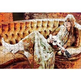 Cakapuzzle Kanepede Gitar Çalan Sarışın Kız Mdf 255 Parça Puzzle