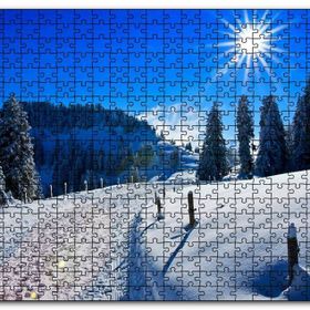 Cakapuzzle Karla Kaplı Ağaçlar ve Zirvede Güneşli Bir Gün Mdf 1000 Parça Puzzle