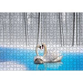 Cakapuzzle Karlı ve Buzlu Göldeki Romantik Kuğu Çifti 120 Parça Ahşap Puzzle