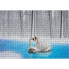Cakapuzzle Karlı ve Buzlu Göldeki Romantik Kuğu Çifti 120 Parça Ahşap Puzzle